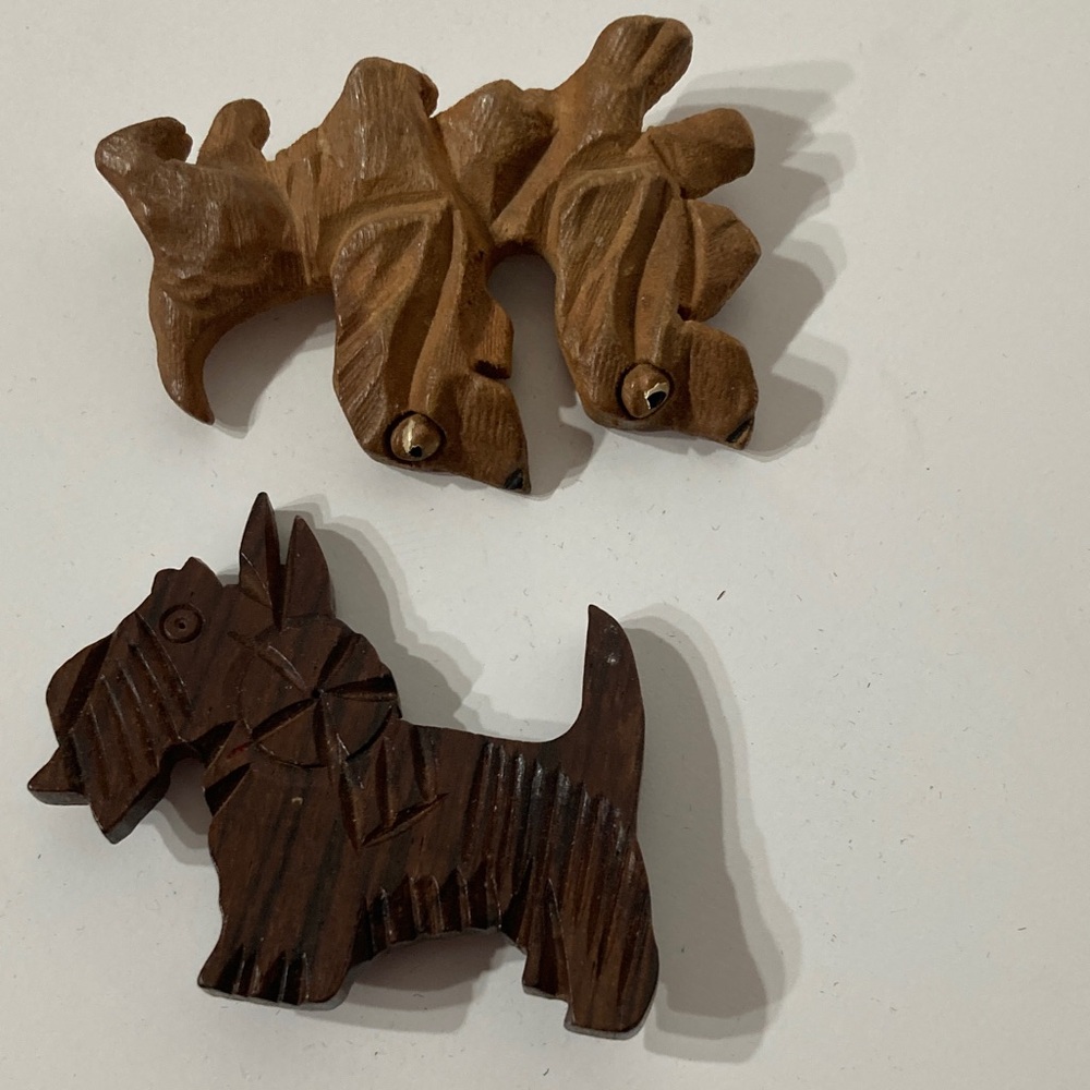 VintageWooden Dog BroochSet